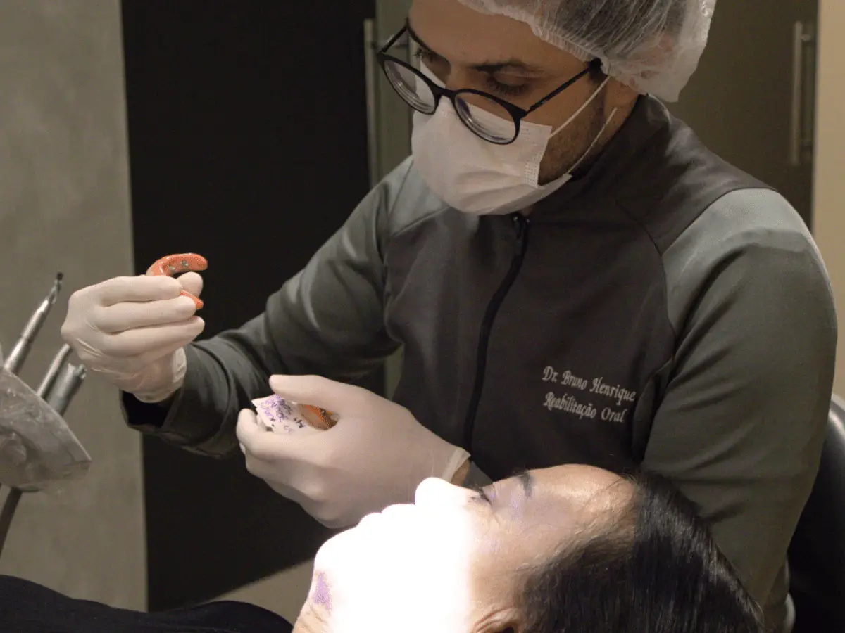 Resultado de implante dentário 1