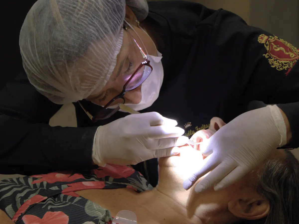 Resultado de implante dentário 2